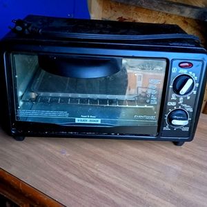Black and Decker Toaster Oven